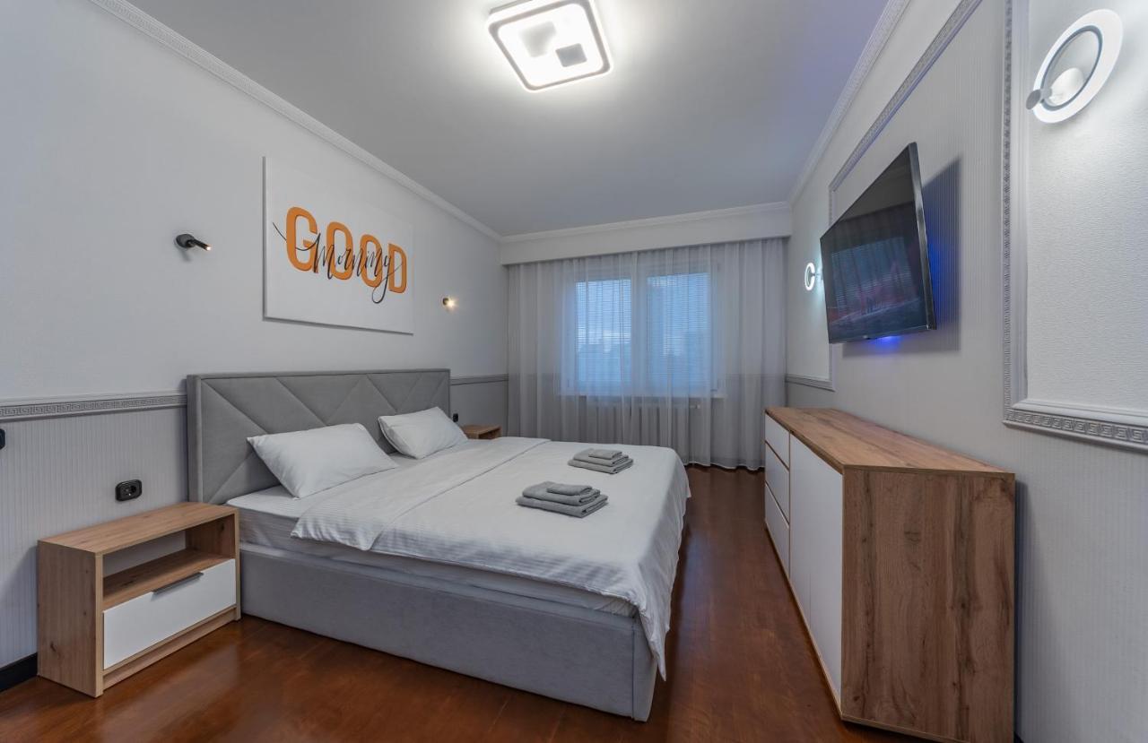 Modern 3 Bedroom Apartment Kiev Extérieur photo