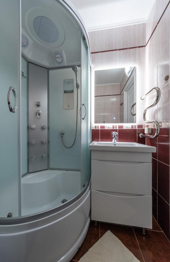 Modern 3 Bedroom Apartment Kiev Extérieur photo