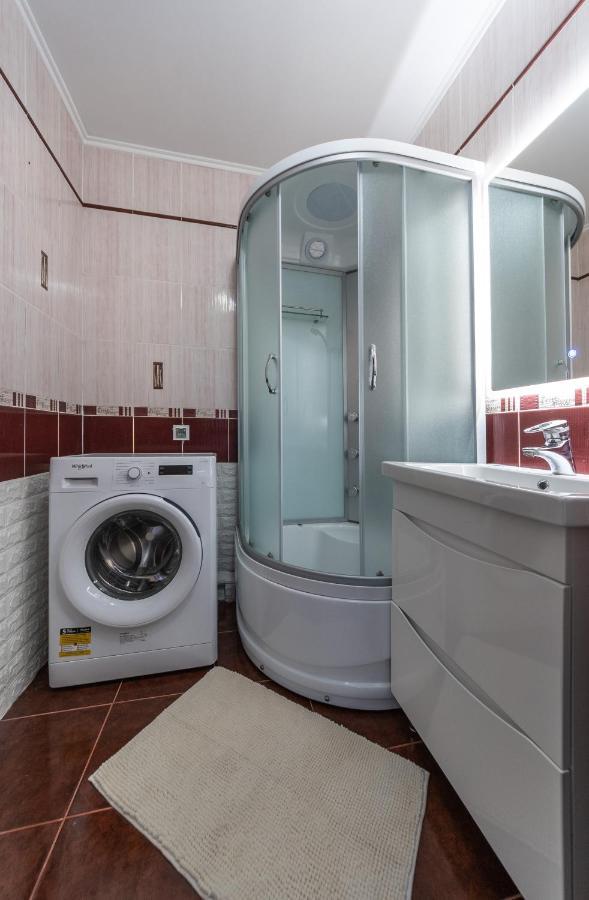 Modern 3 Bedroom Apartment Kiev Extérieur photo