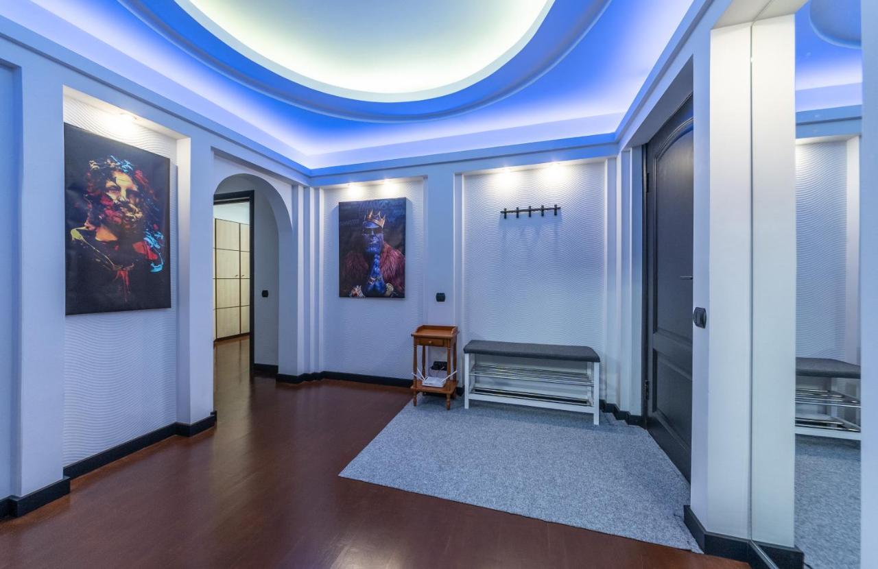Modern 3 Bedroom Apartment Kiev Extérieur photo